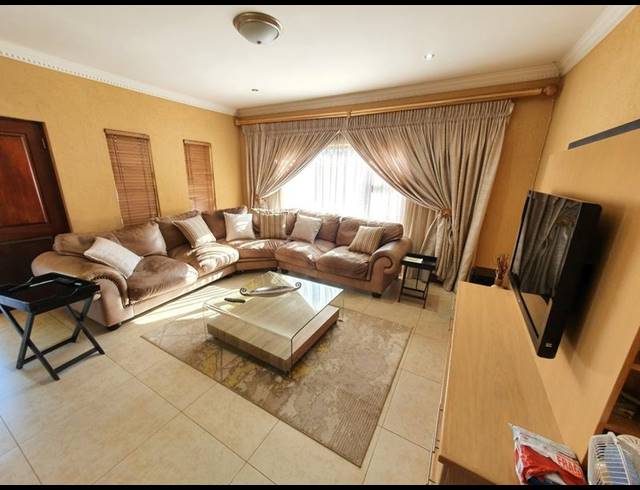 3 BEDROOM HOUSE FOR SALE IN AMANDASIG